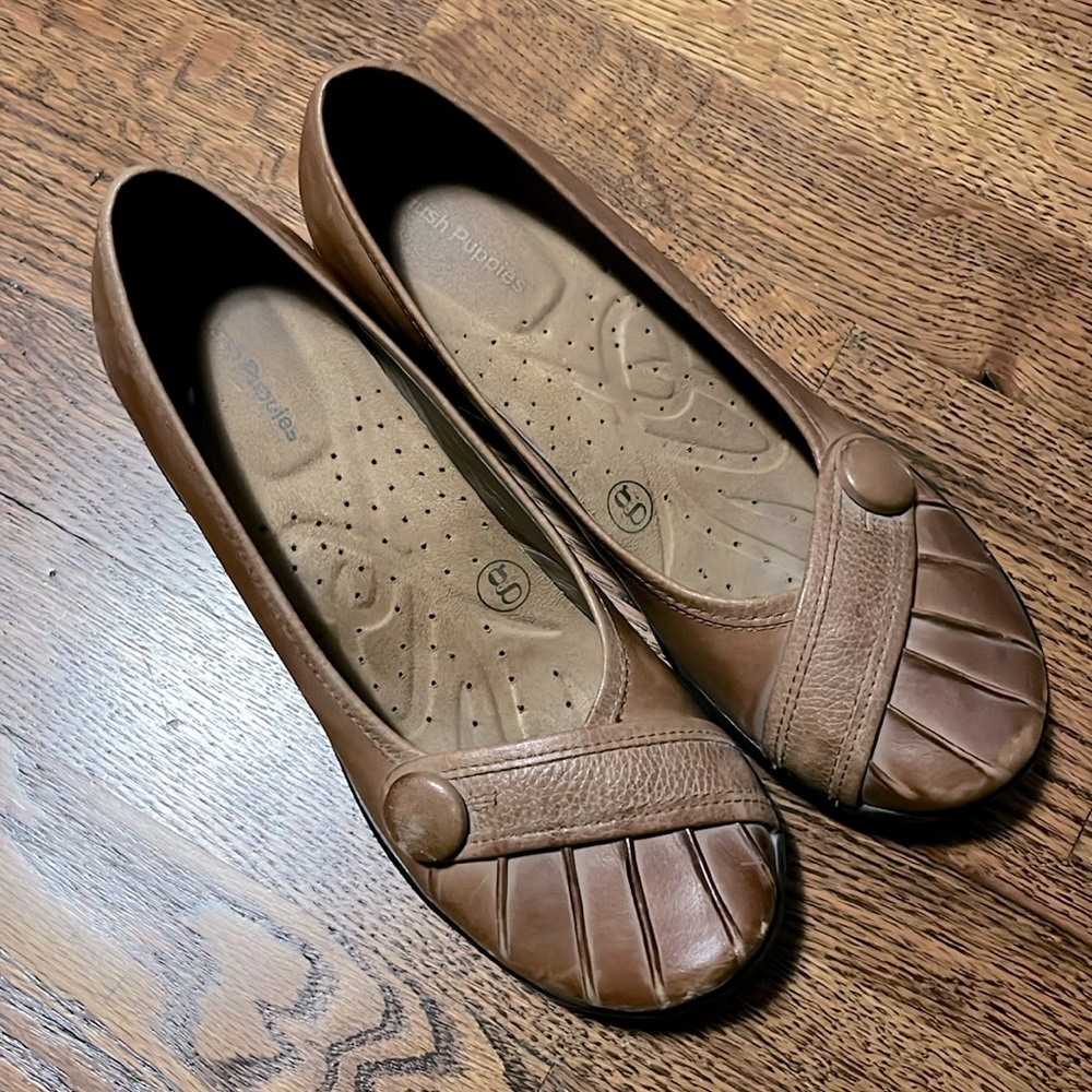 EUC Women’s Hush Puppies sz 7.5 ~Tan Leather Low Heel